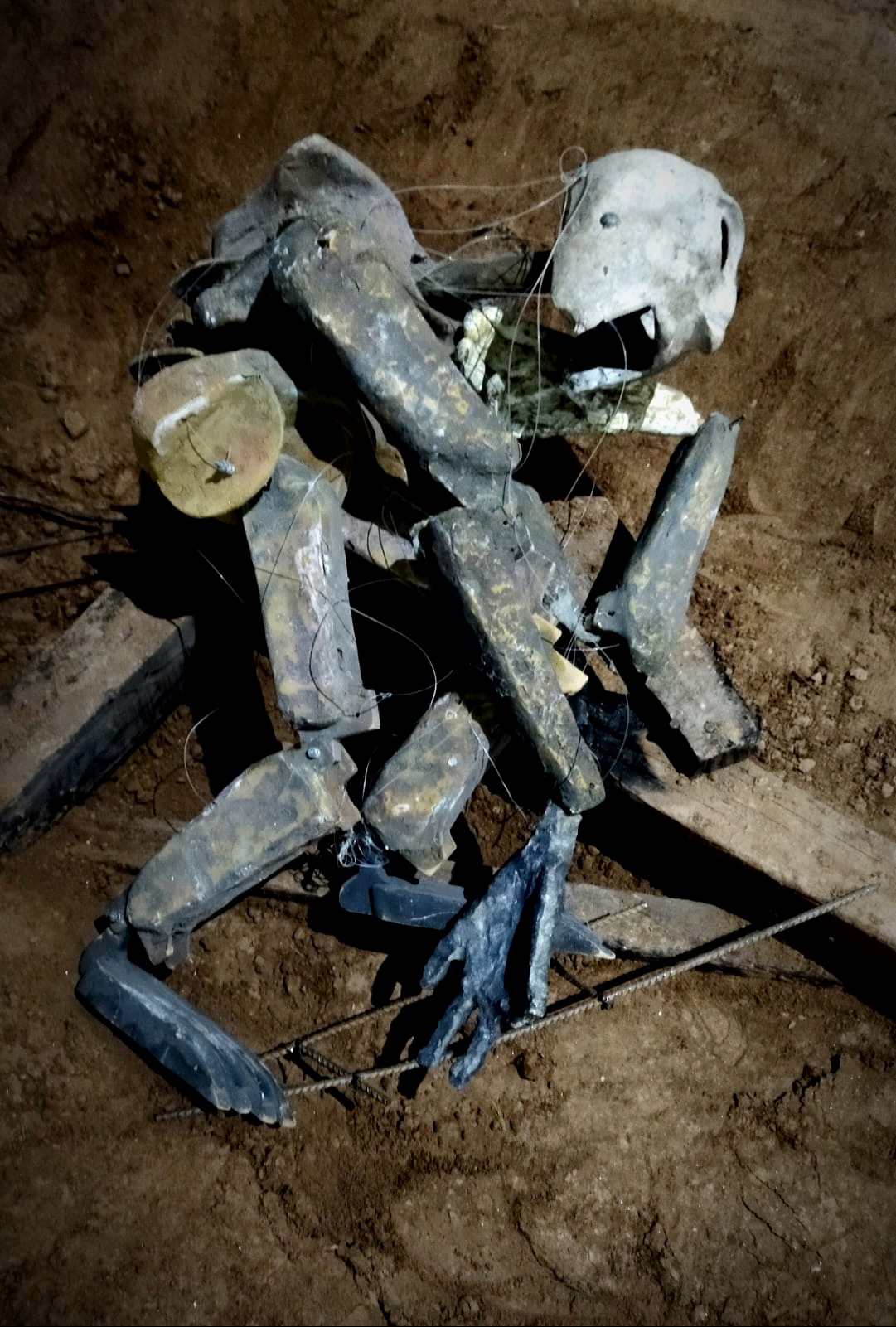 Marionettes in mourning and the abandonment of their creator, 2019